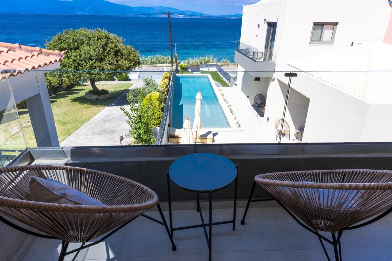 Theros Suites Dhiminio ภายนอก รูปภาพ