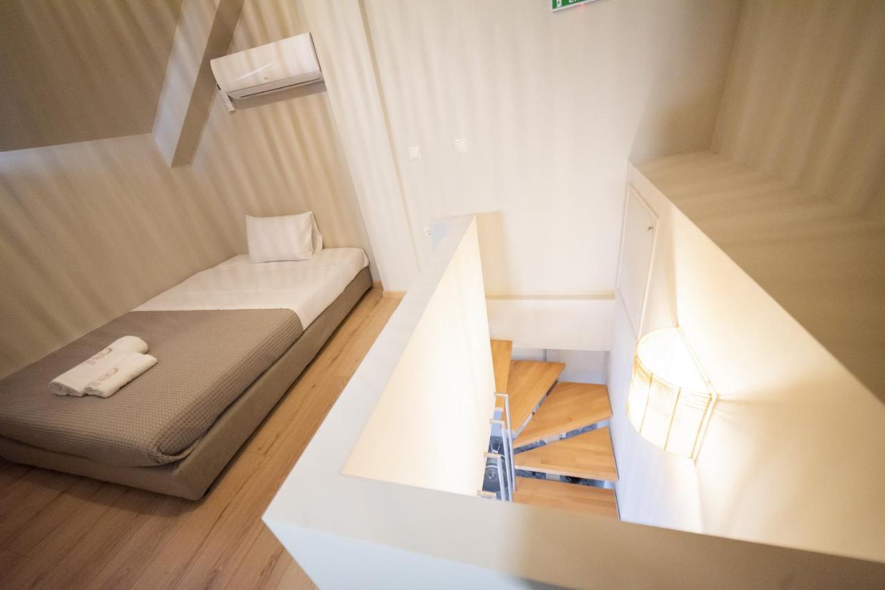 Theros Suites Dhiminio ภายนอก รูปภาพ