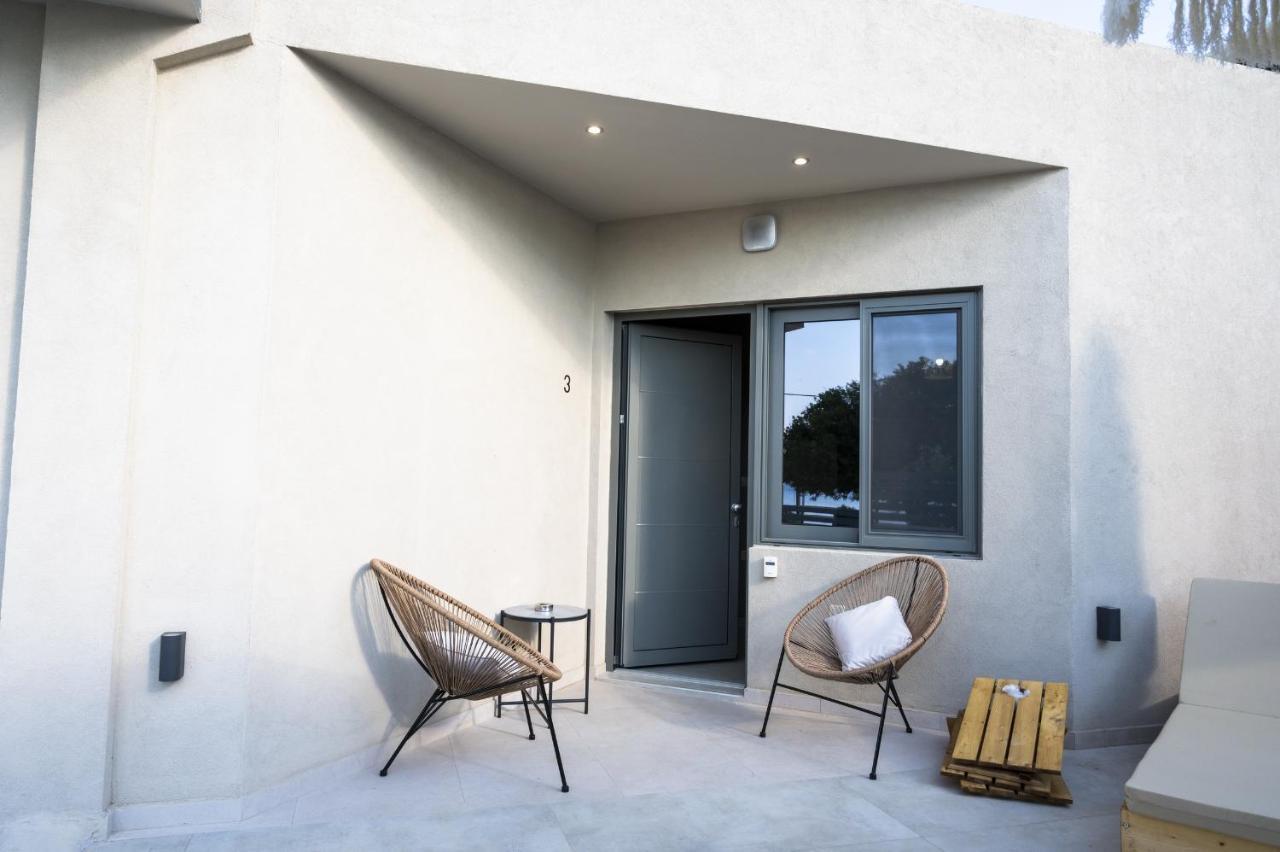 Theros Suites Dhiminio ภายนอก รูปภาพ
