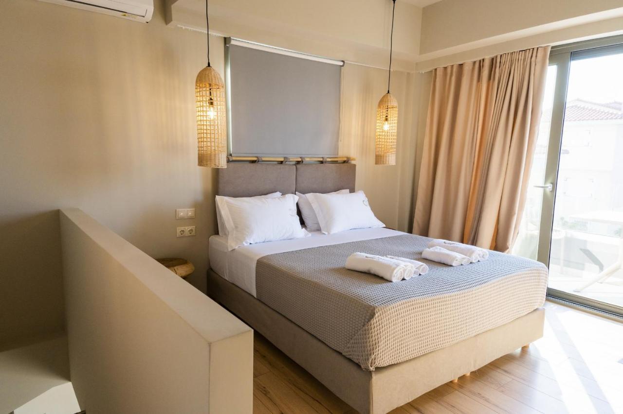 Theros Suites Dhiminio ภายนอก รูปภาพ