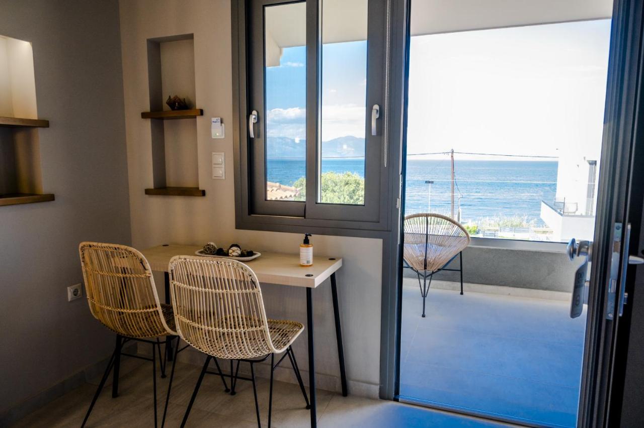 Theros Suites Dhiminio ภายนอก รูปภาพ