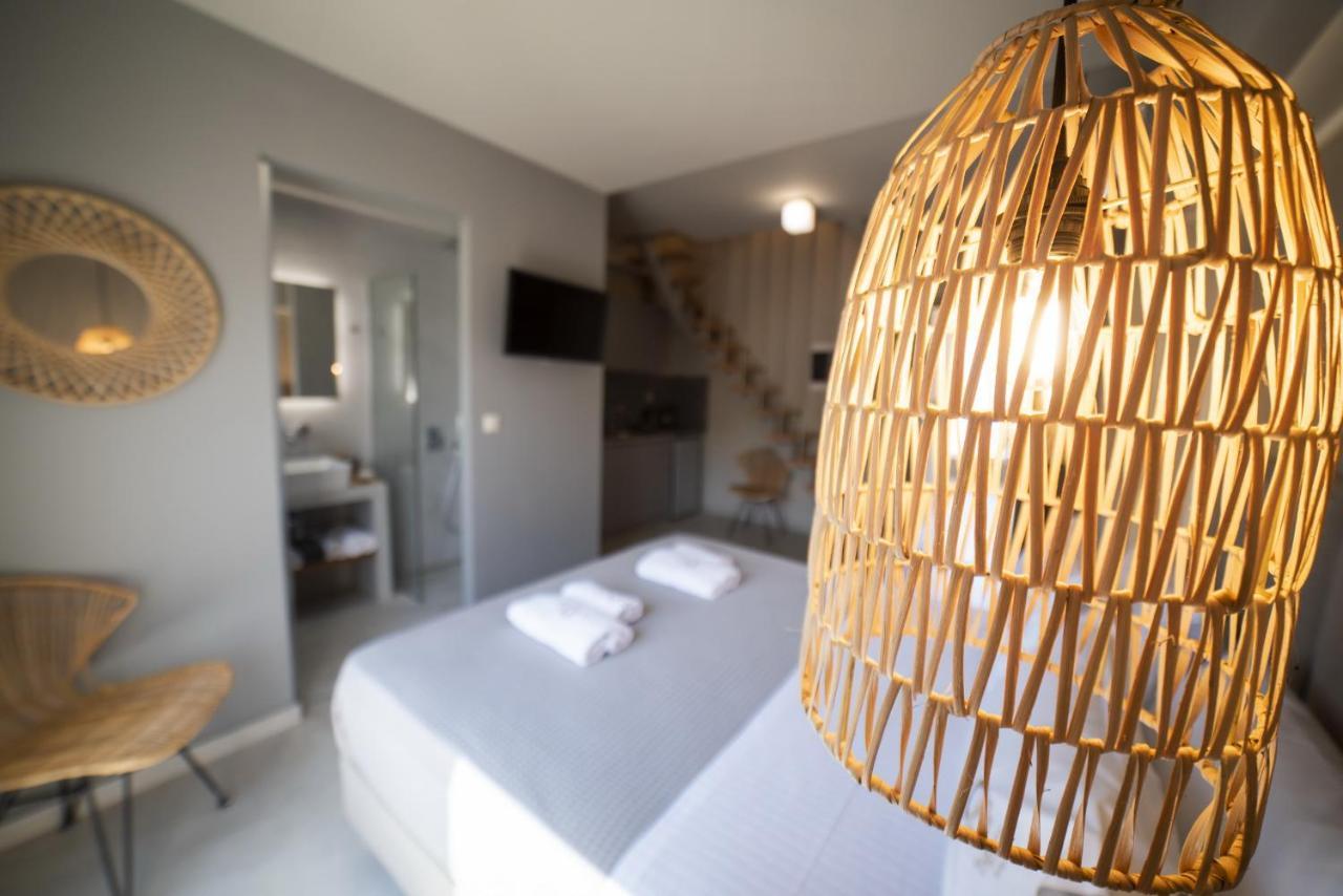 Theros Suites Dhiminio ภายนอก รูปภาพ